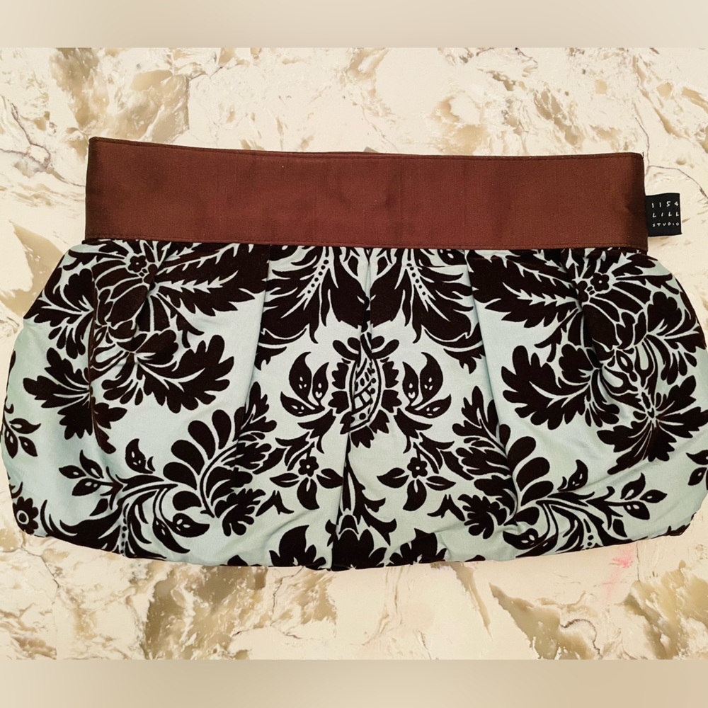 1154 Lilll Studio Clutch Purse